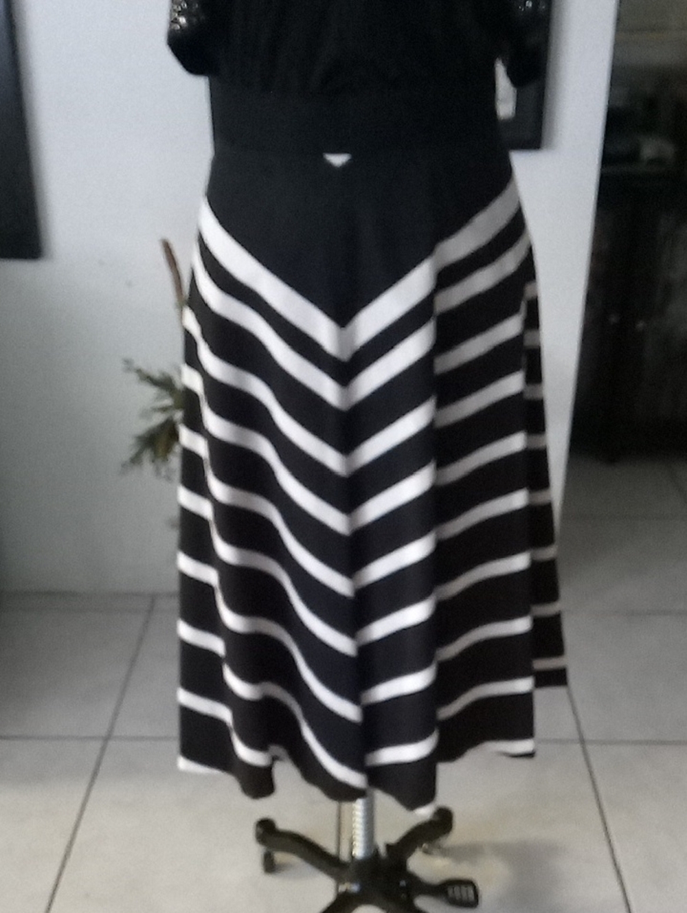 Banana Republic Black and White Chevron Midi Skirt